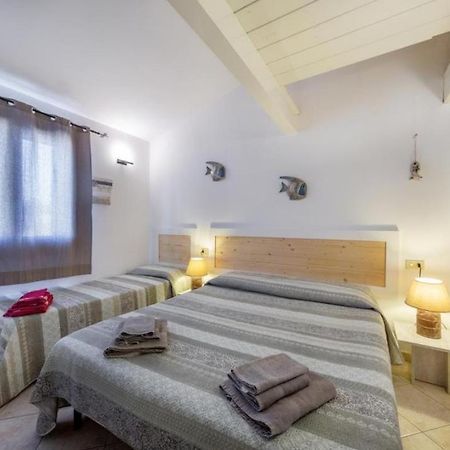B&B Rotta Per Tavolara Порто-Сан-Паоло Екстер'єр фото
