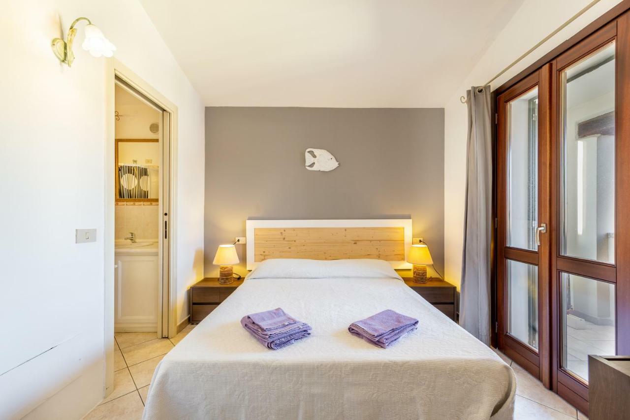 B&B Rotta Per Tavolara Порто-Сан-Паоло Екстер'єр фото